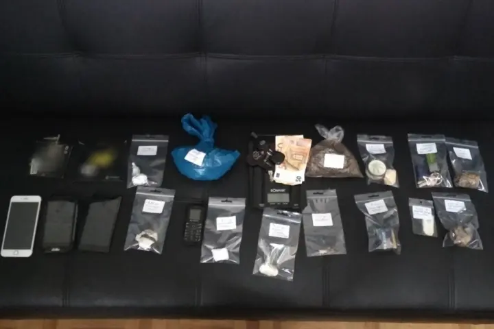 045b347dd660e1ae56d767492d7e4ec0.jpg