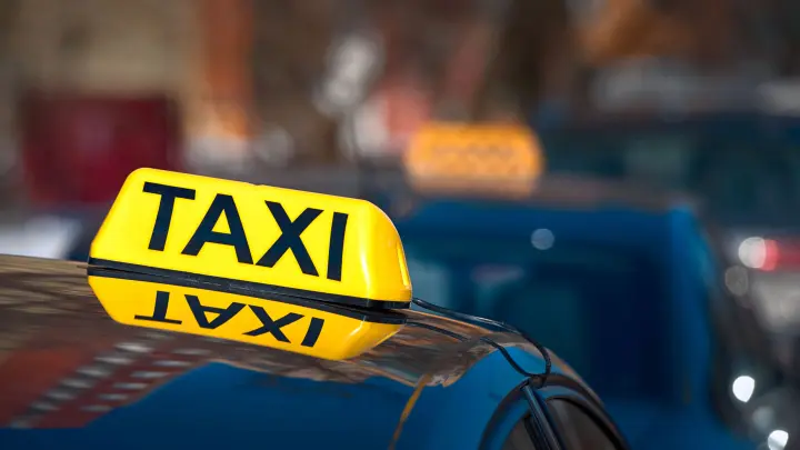 taxishutterstock-scaled.jpg