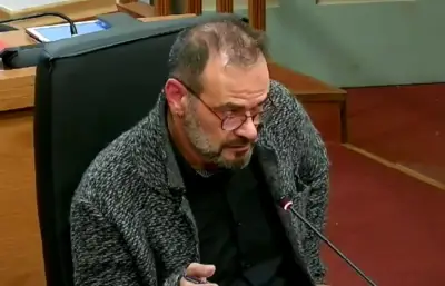 sifakis3.jpg